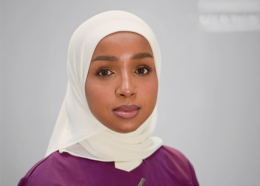 Raghad - Mitarbeiterin der Zahnarztpraxis in 1040 Wien Raghad - Mitarbeiterin der Zahnarztpraxis in 1040 Wien